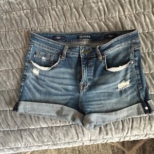 Vigoss distressed shorts
